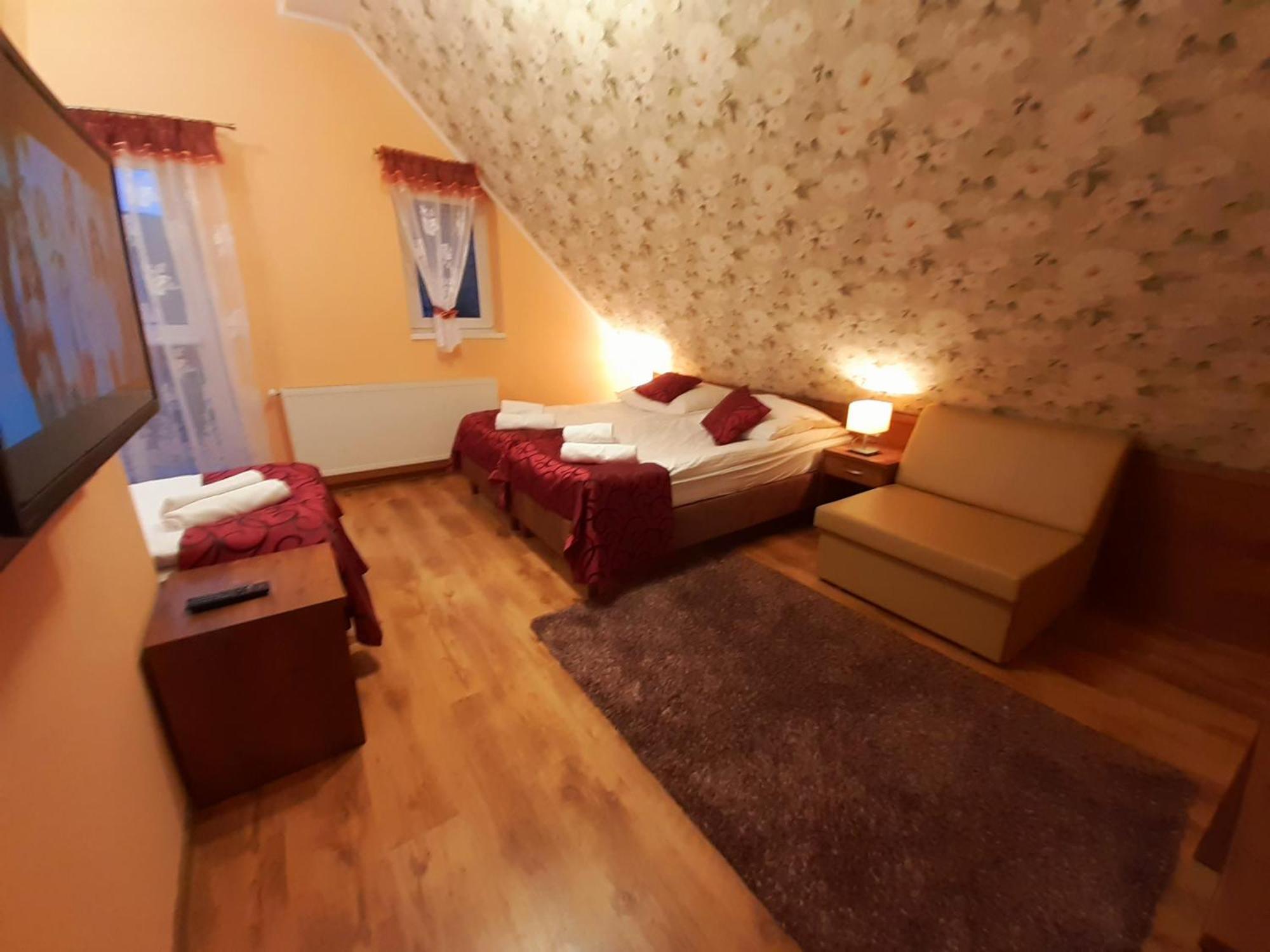 Pensjonat Zielone Wzgorze W Boleslawowie Stronie Slaskie Exterior photo